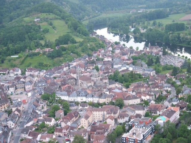  Beaulieur sur Dordogne visto desde el cielo 